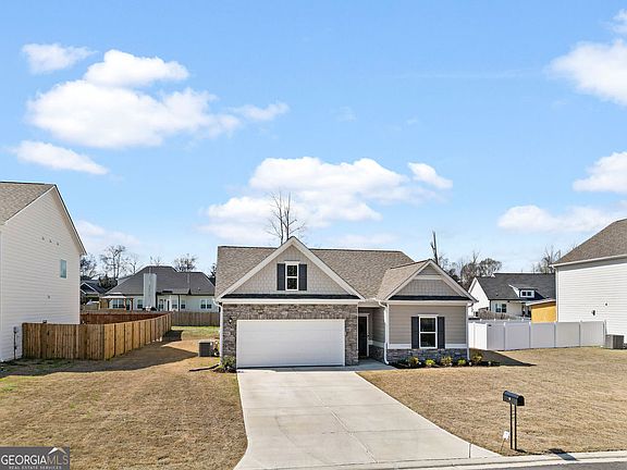 2nd image of 9 Mossy Oaks Ln