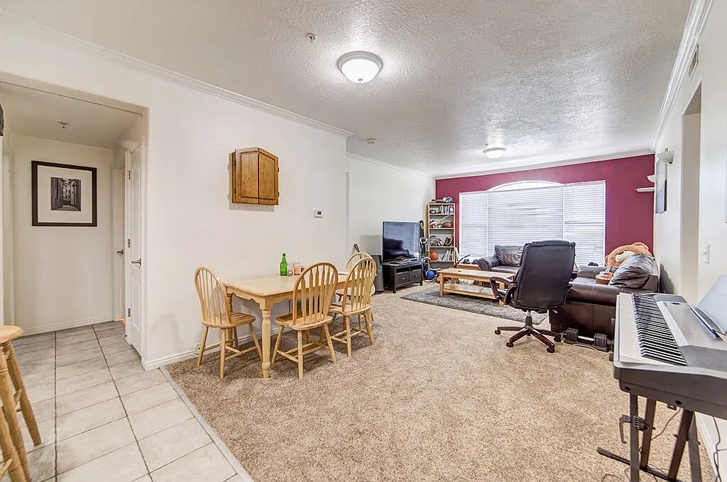 4 bed, $659 — Photo 3