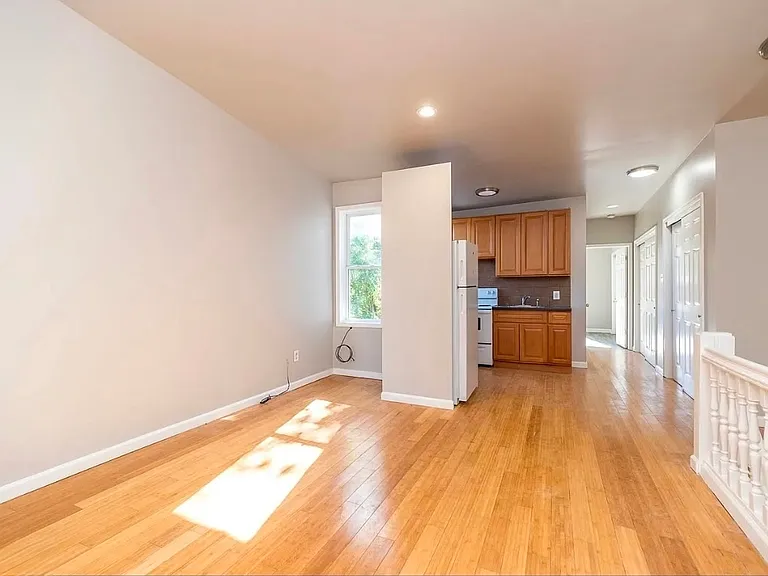4542 Wayne Ave #3 — Photo 1