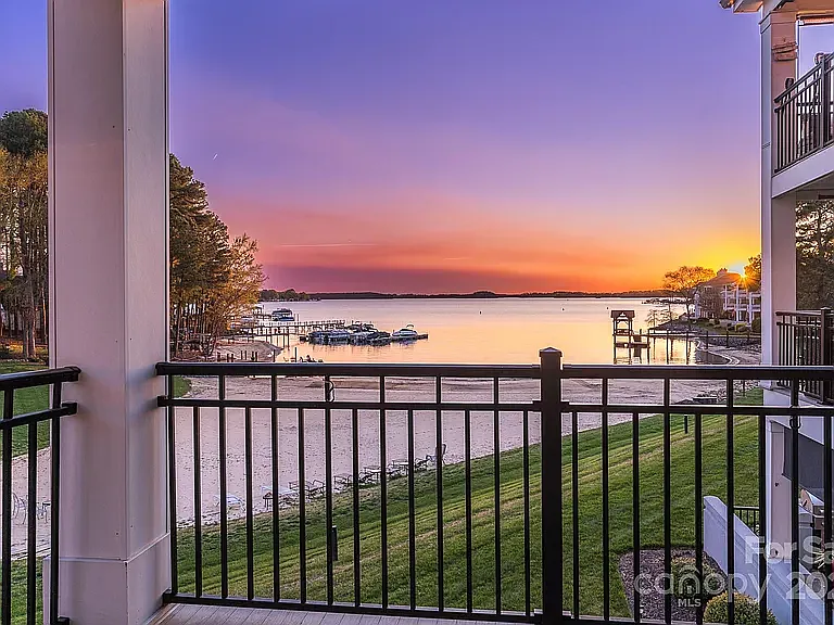 17811 Half Moon Ln — Photo 28