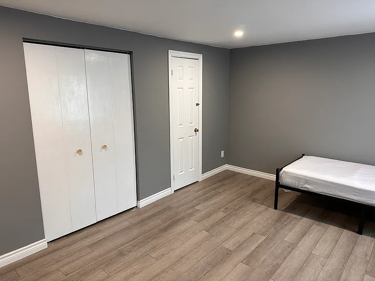 398 Churchill Ct #5 — Photo 7