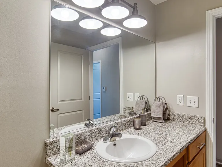 Liberty Apartments — Photo 21
