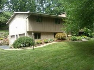 121 Lyn Dale Dr, Butler, PA