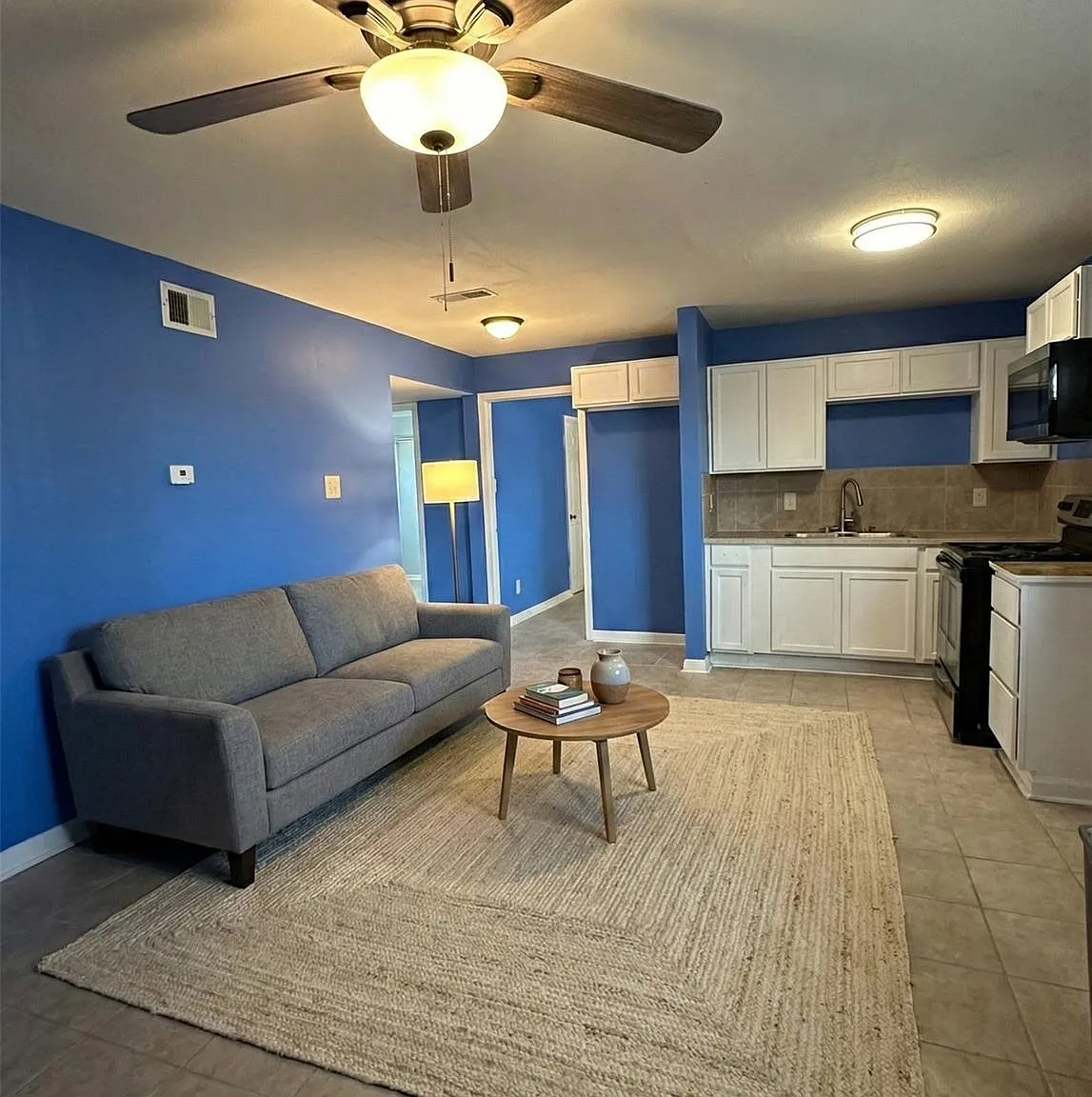3 bed, 2.0 bath, $1,700 — Photo 1