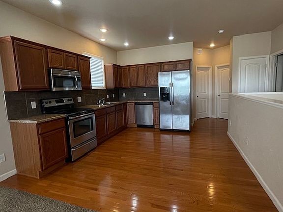 3rd image of 1415 S Fairdale Ave