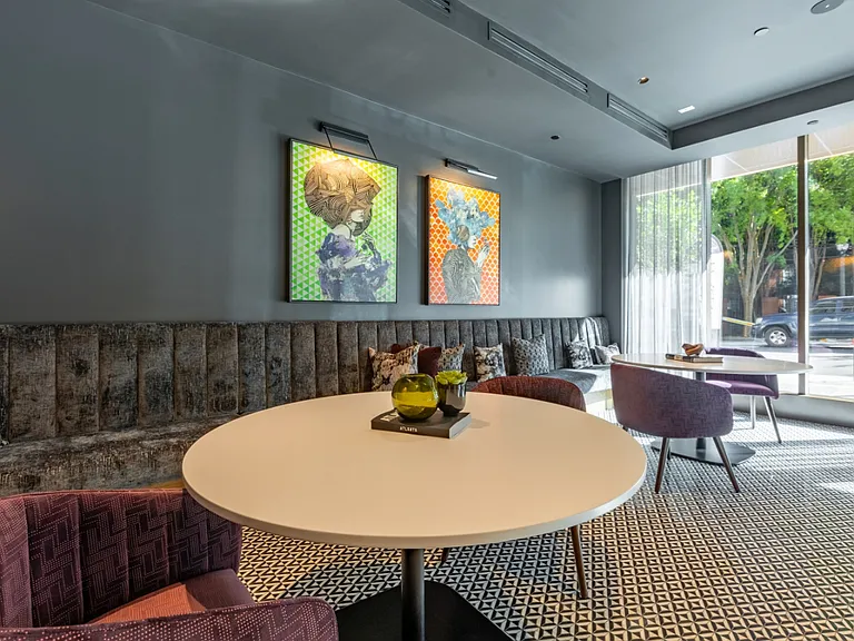 Momentum Midtown — Photo 20