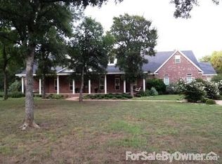 805 Lost Hunters Cyn, China Spring, TX 76633