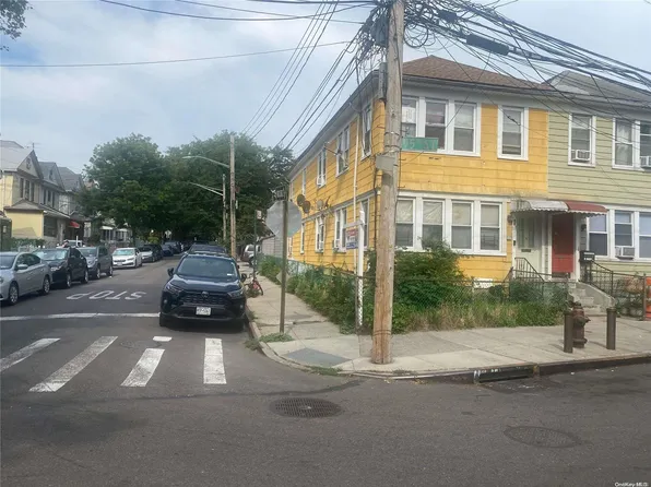 41-20 95th Street, Elmhurst, NY 11373