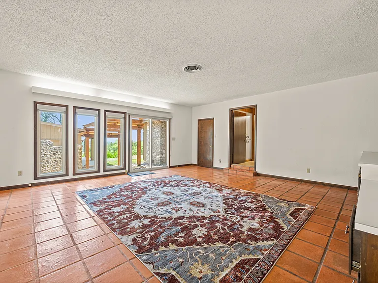 6501 Mesa Dr — Photo 17