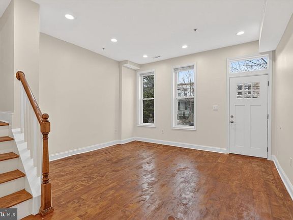 4th image of 113 15th St SE