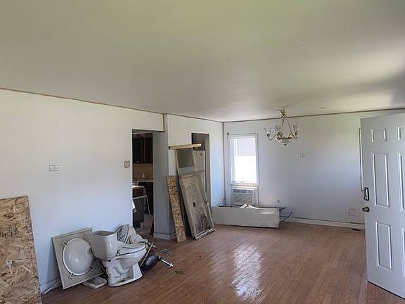 5th image of 371 Miller Ave