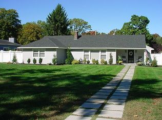 87 Apple Farm Rd, Red Bank, NJ 07701