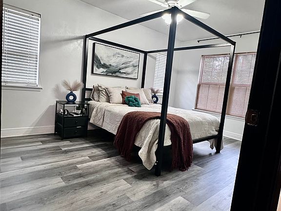 3rd image of 4214 Ridge Haven Rd