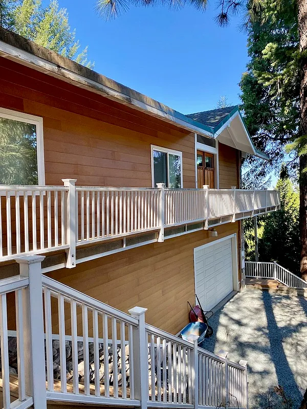 3 bed, 3.0 bath, 2400 sqft, $2,690 — Photo 1