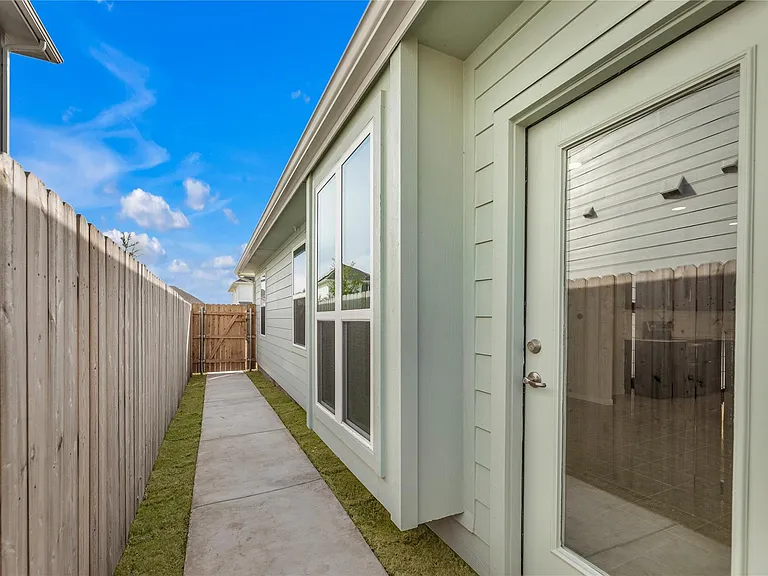 9505 Morning Iris Dr — Photo 27