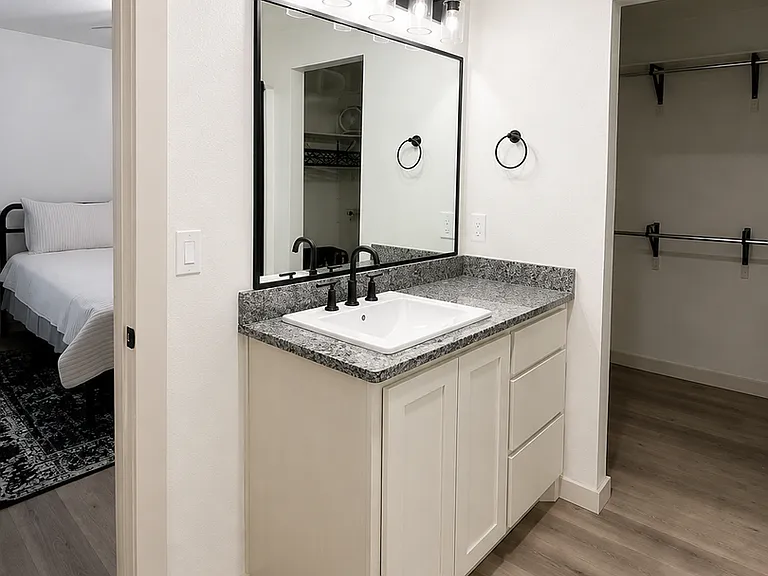 7701 Date Ave — Photo 10