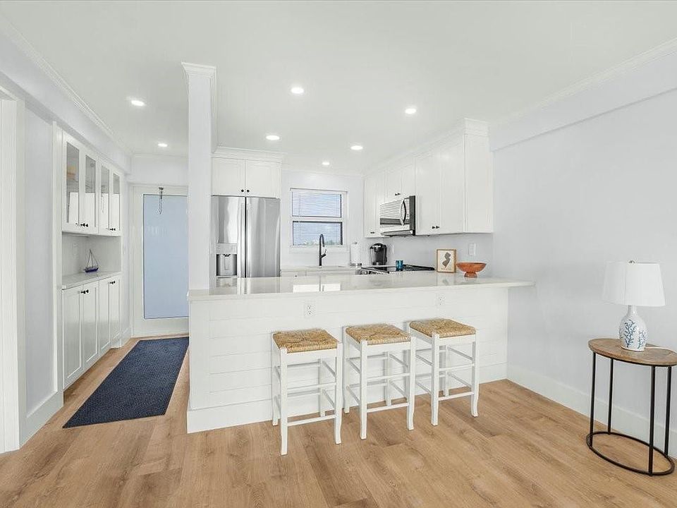 1st image of 1501 SE 15th Court #402