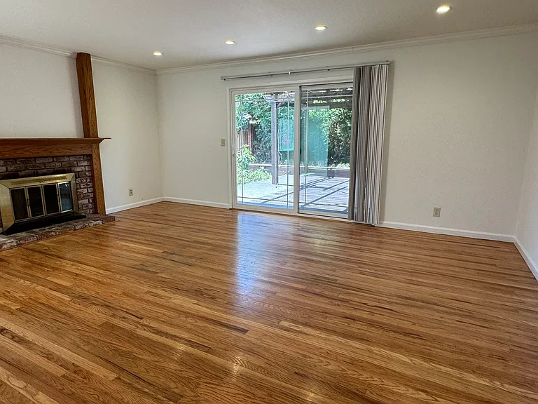 465 Craycroft Dr #1 — Photo 10