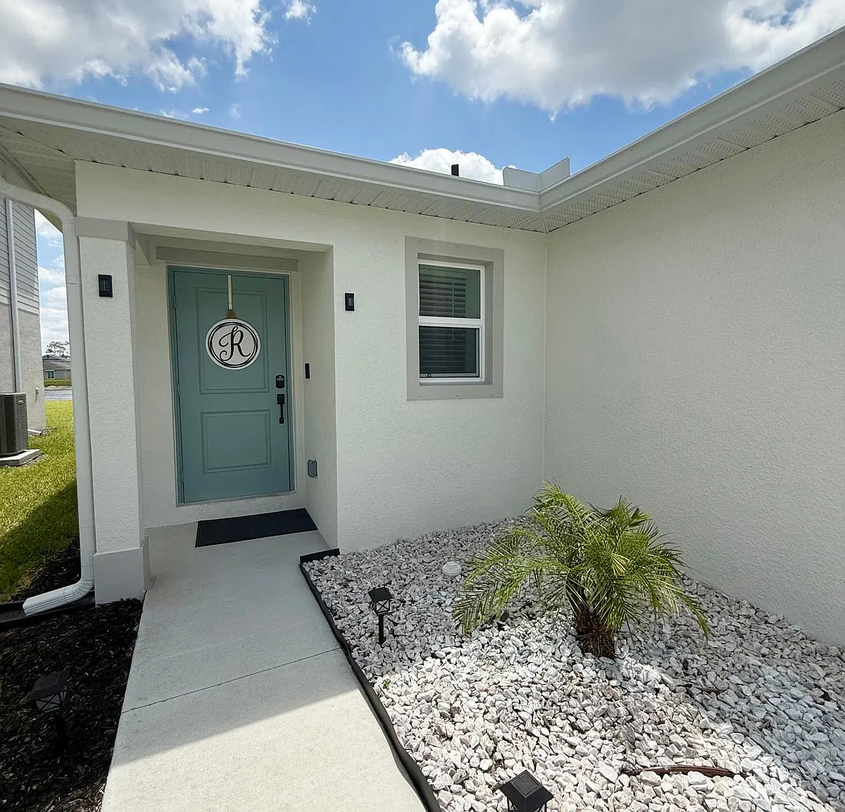 3 bed, 2.0 bath, 1429 sqft, $2,500 — Photo 1