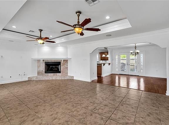 5th image of 914 Rowley Blvd