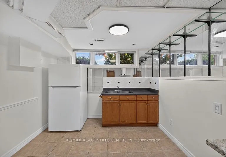 59 Colin Cres #LOWER — Photo 6