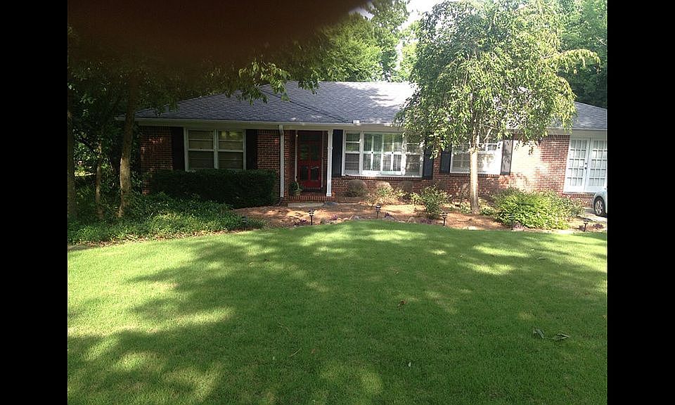 2037 Crestmont Dr Vestavia