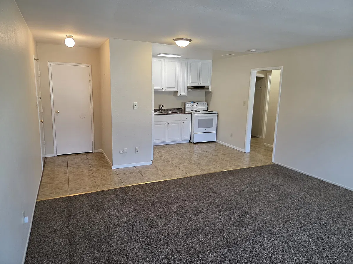 Maple Terrace Apartments — Photo 2
