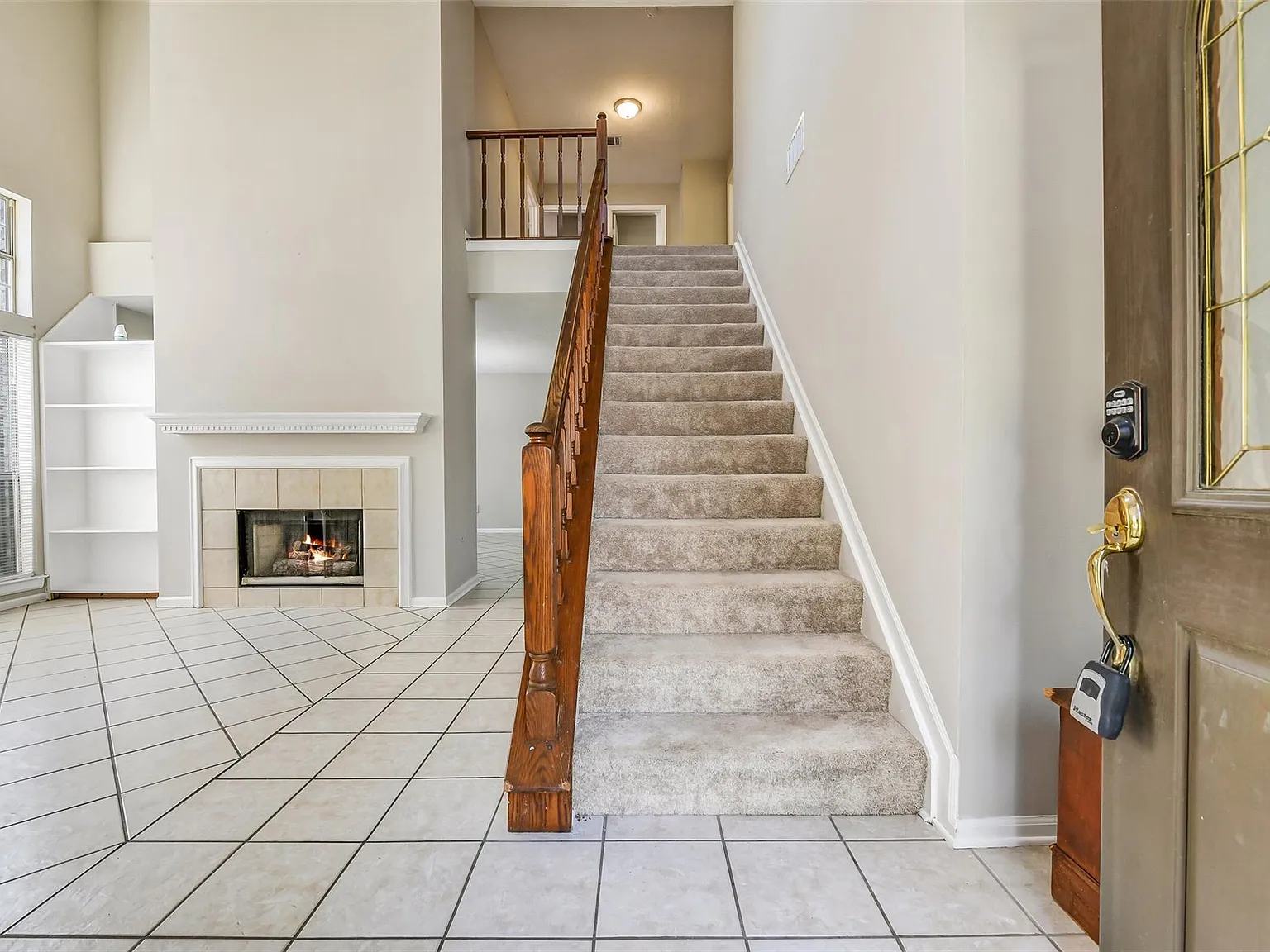 4 bed, 2.5 bath, 2094 sqft, $2,300 — Photo 4