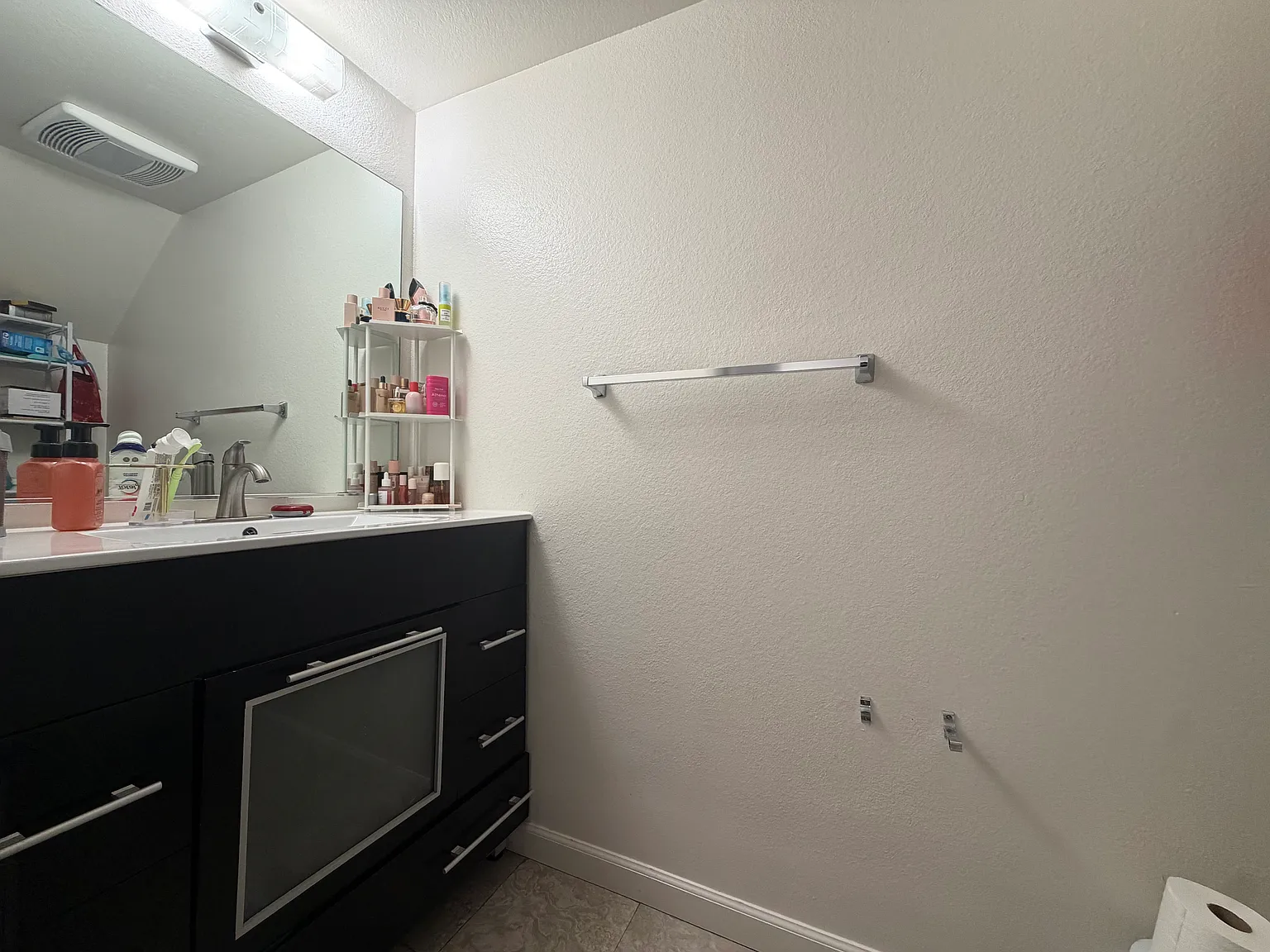 2 bed, 914 sqft, $3,500 — Photo 3