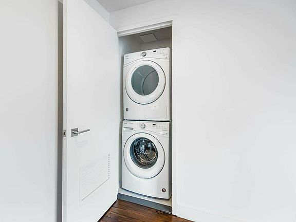 3rd image of 847 Lexington Ave APT 4D