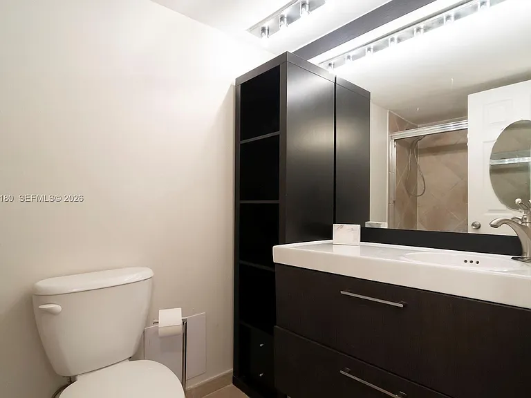 6770 Indian Creek Dr #8L — Photo 22