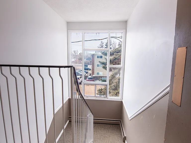 10014 102nd St — Photo 32