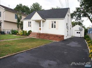 575 Spruce Ave, Saddle Brook, NJ 07663