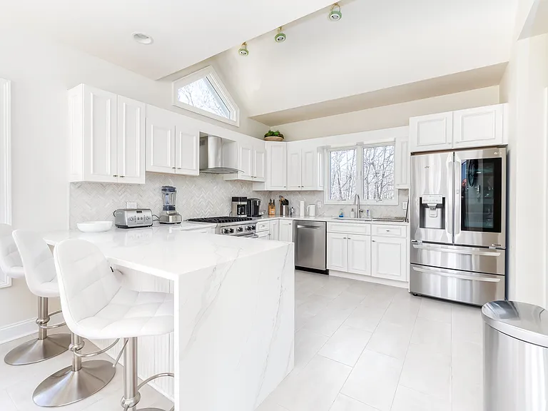 6 Little Ct — Photo 17