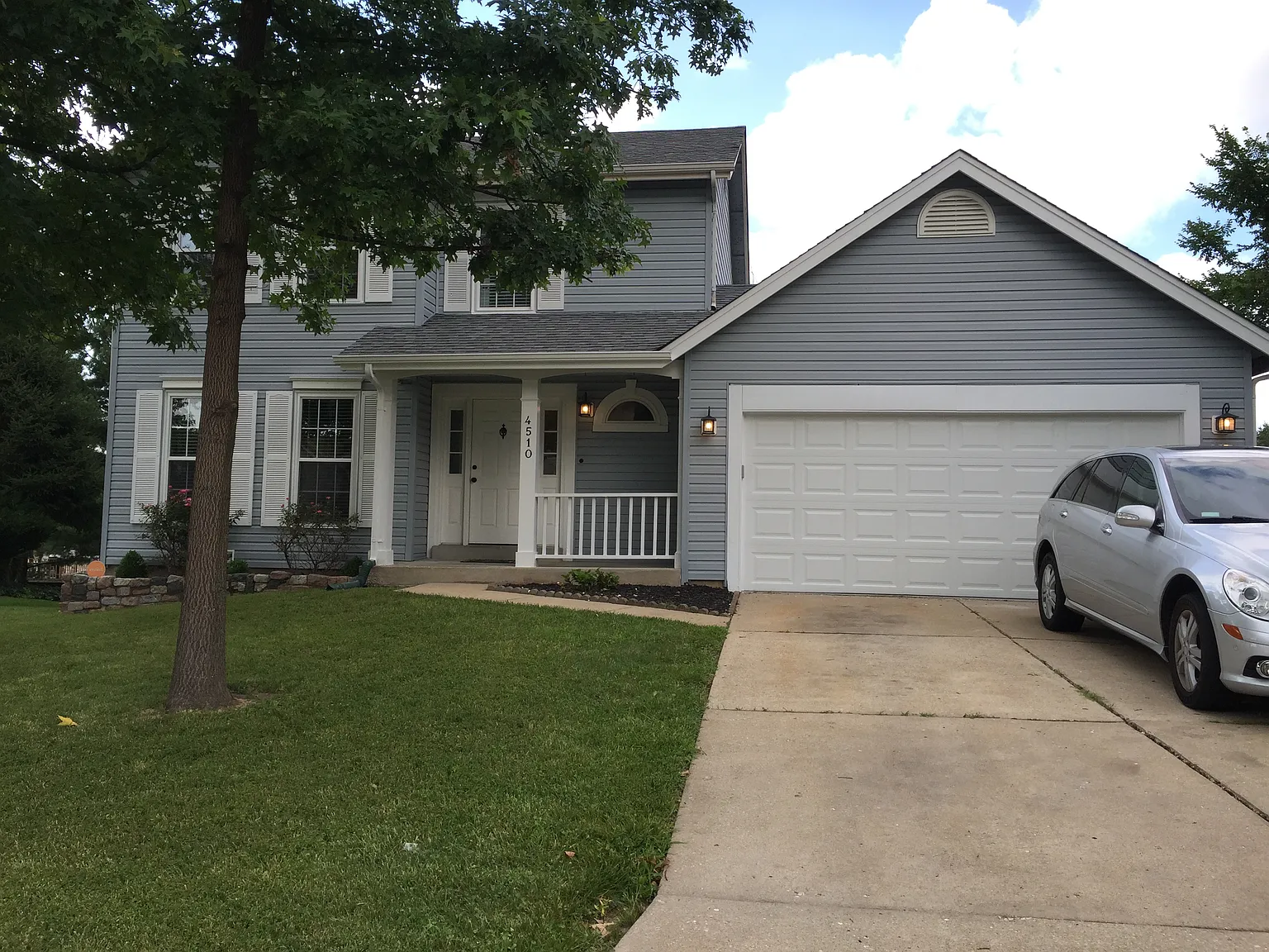 3 bed, 1406 sqft, $2,300 — Photo 1