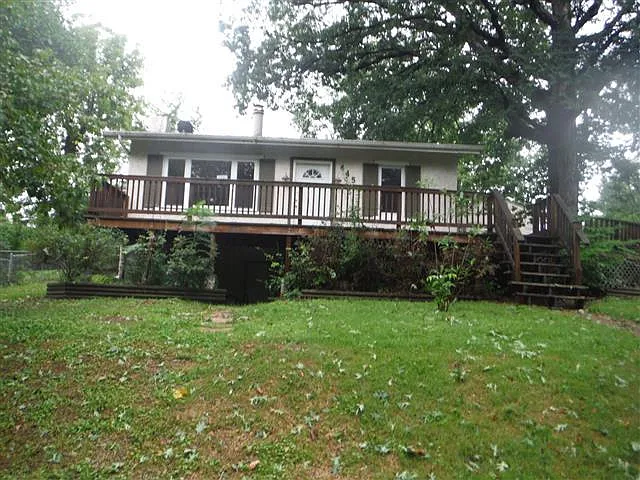 445 Hunt St photo 1