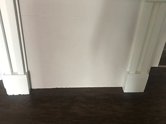 5th image of 458 W Clinton St APT 02