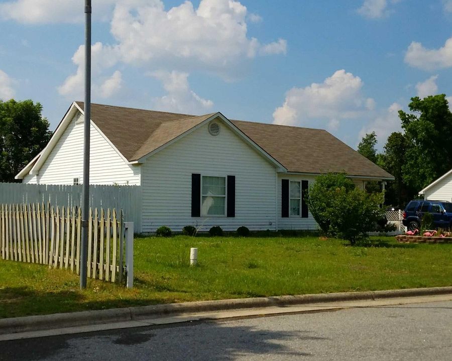 2nd image of 115 Shadow Bend Ln