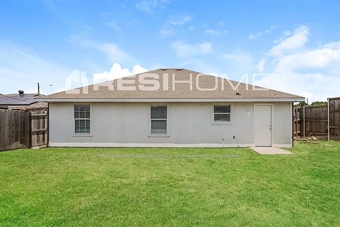 2626 Camel Ct — Photo 12