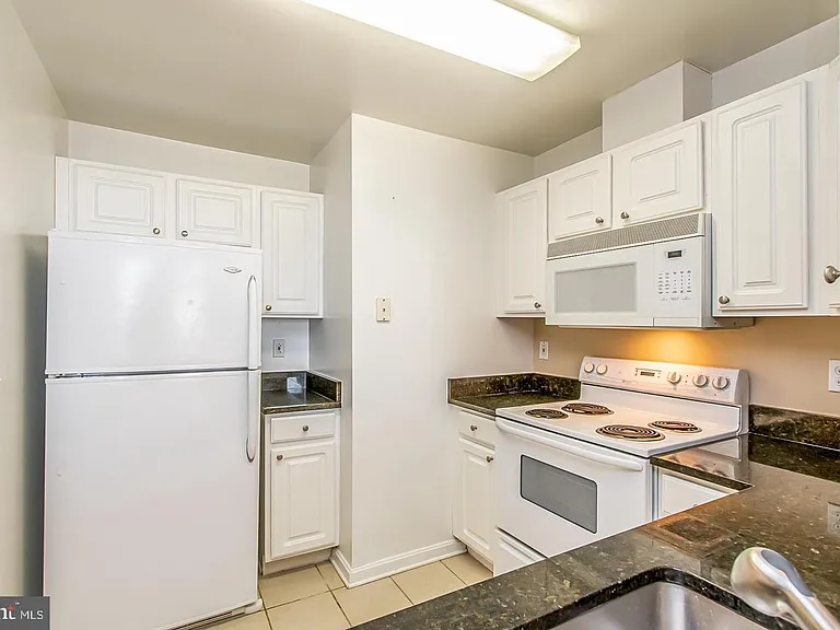 23 Pierside Dr #229 — Photo 8