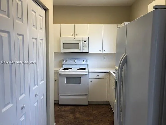 1142 NE 41st Ave — Photo 3