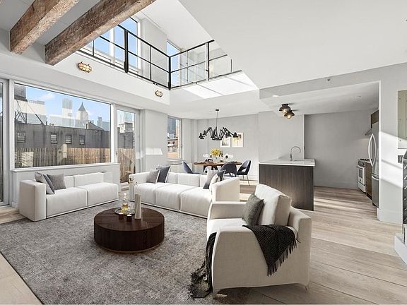 3rd image of 158 Hester St #8F