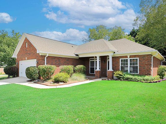 2nd image of 818 Palomino Ct