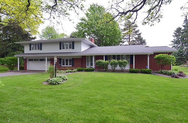 1st image of 5567 Shamrock Ln