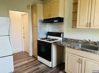 20 N Farview Ave #2, Paramus, NJ 07652