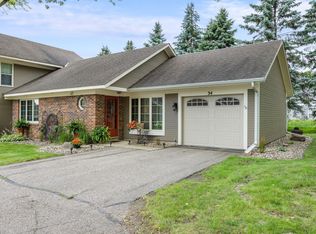34 Somerset Dr, Waconia, MN 55387