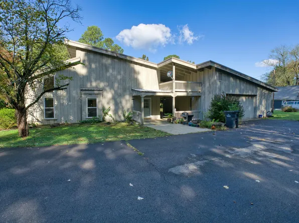 17 Vaughns Chapel Rd, Calvert City, KY 42029