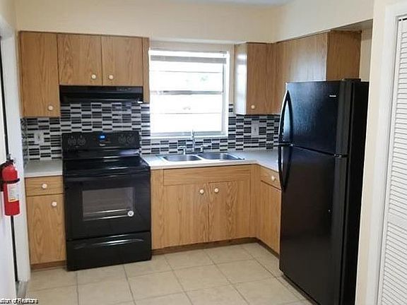 3rd image of 1636 Shenandoah Ct