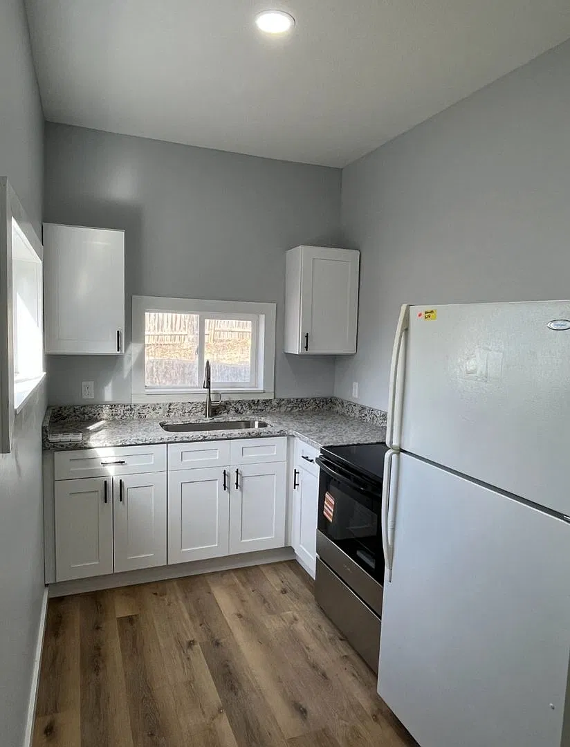 2820 SE Massachusetts — Photo 2