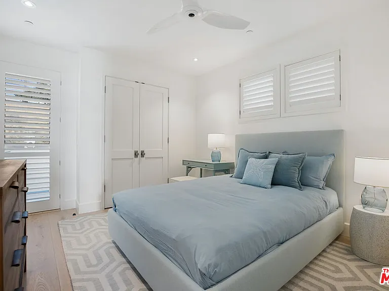 1347 Palisades Beach Rd — Photo 46
